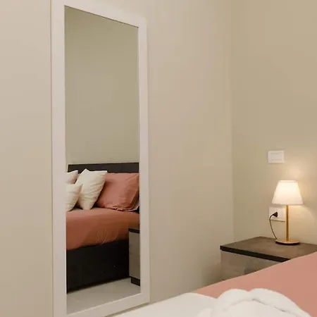 Bed & Breakfast Conte Binario Uno 4*